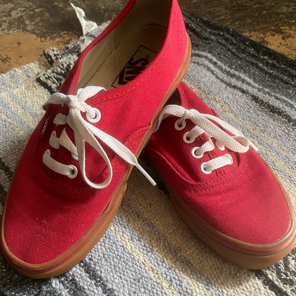Vans - Picture 2 of 6